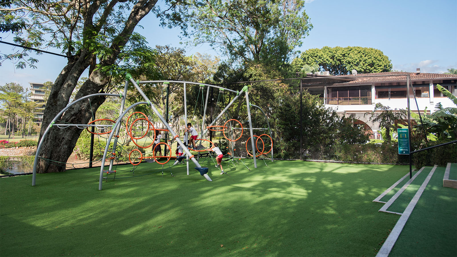 bienvenido a Costa Rica Country Club